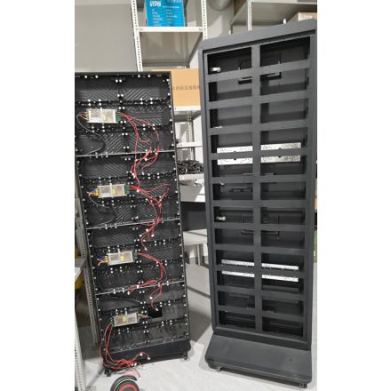 Ledposzter - Kültéri - P2.5- 640x1920mm - 3840Hz